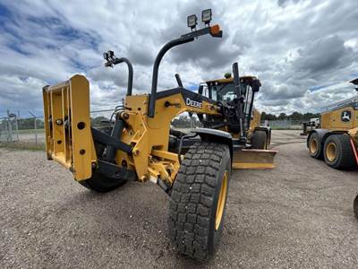John Deere 772G Motor Grader
