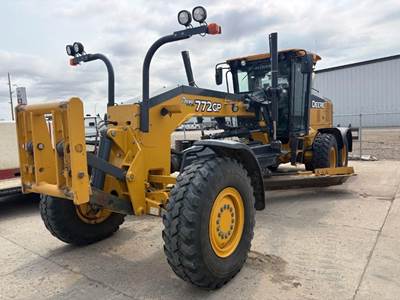 John Deere 772G Motor Grader