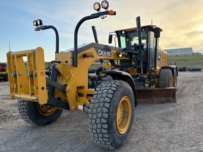 John Deere 772G Motor Grader
