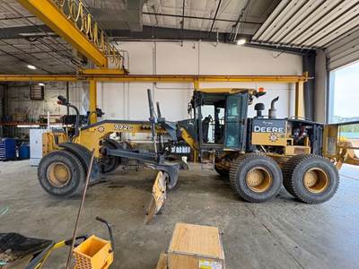 John Deere 772G Motor Grader