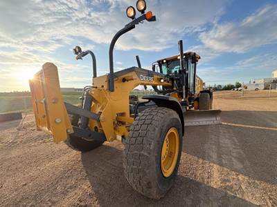 John Deere 772G Motor Grader