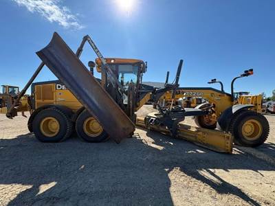 John Deere 772G Motor Grader