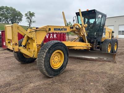 Komatsu GD655 Motor Grader