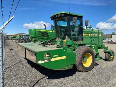 John Deere 4990 Self-Propelled Mower Conditioner/Windrower
