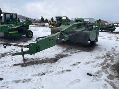 John Deere 530 Pull-Type Mower Conditioner/Windrower