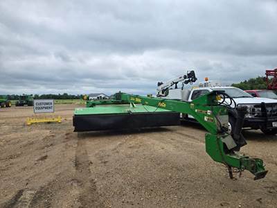 John Deere 956 Pull-Type Mower Conditioner/Windrower
