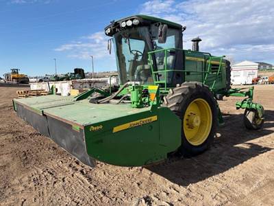 John Deere R450 Self-Propelled Mower Conditioner/Windrower