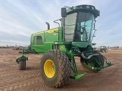 John Deere W235M Self-Propelled Mower Conditioner/Windrower
