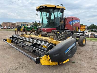 New Holland SPEEDROWER 130 Self-Propelled Mower Conditioner/Windrower