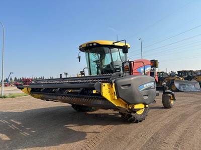 New Holland SPEEDROWER 130 Self-Propelled Mower Conditioner/Windrower