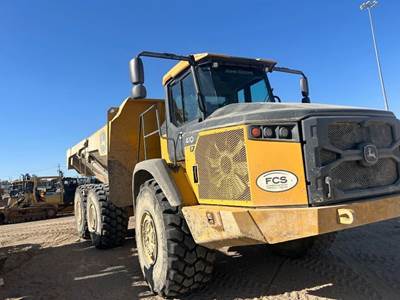John Deere 410 P-TIER Off-Highway Truck