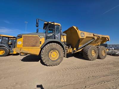 John Deere 410 P-TIER Off-Highway Truck
