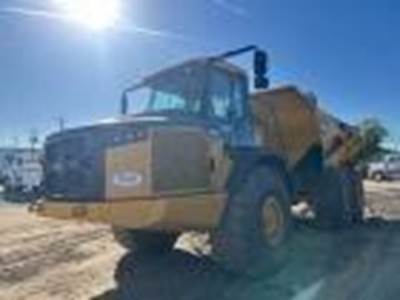 John Deere 410 P-TIER Off-Highway Truck