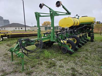 John Deere 1770 Planter / Row Unit