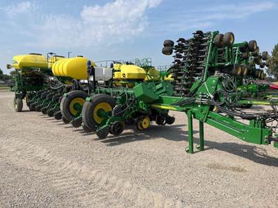John Deere 1770NT Planter / Row Unit