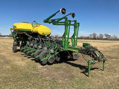 John Deere 1770NT Planter / Row Unit
