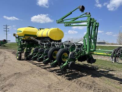 John Deere 1770NT Planter / Row Unit