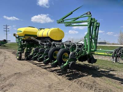 John Deere 1770NT Planter / Row Unit