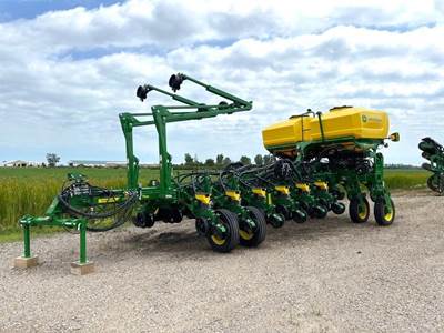 John Deere 1775NT Planter / Row Unit