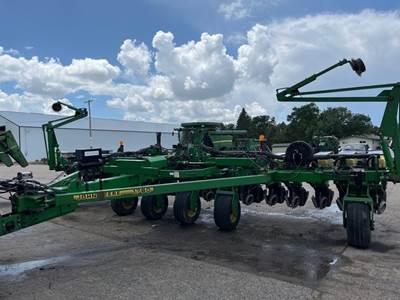 John Deere 1780 Planter / Row Unit