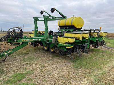 John Deere 1780 Planter / Row Unit