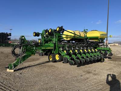 John Deere DB44 Planter / Row Unit