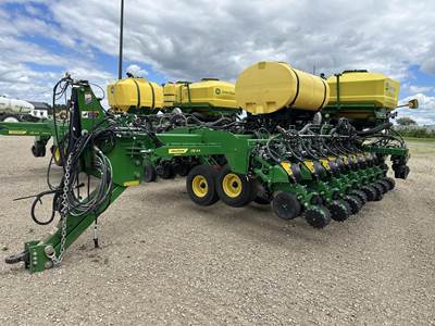 John Deere DB44 Planter / Row Unit