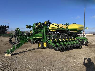 John Deere DB44 Planter / Row Unit