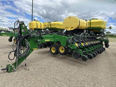 John Deere DB44 Planter / Row Unit