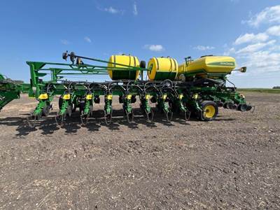 John Deere DB60 Planter / Row Unit