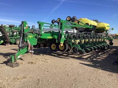 John Deere DB60 Planter / Row Unit