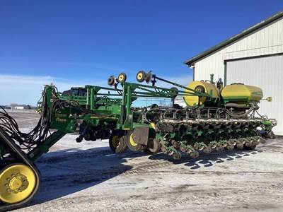 John Deere DB60 Planter / Row Unit