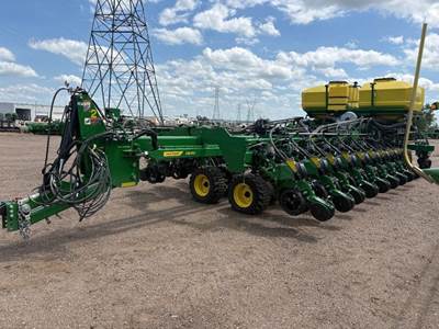 John Deere DB60 Planter / Row Unit