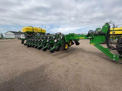 John Deere DB60 Planter / Row Unit