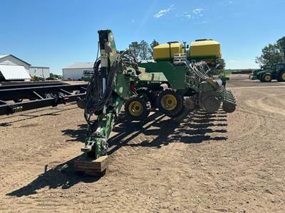 John Deere DB60 Planter / Row Unit