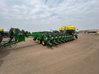 John Deere DB60 Planter / Row Unit