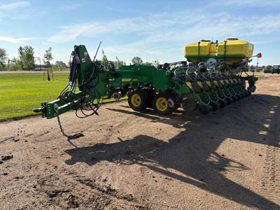 John Deere DB60 Planter / Row Unit