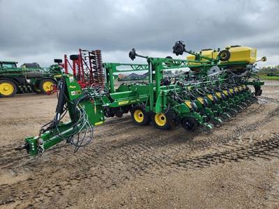 John Deere DB60 Planter / Row Unit