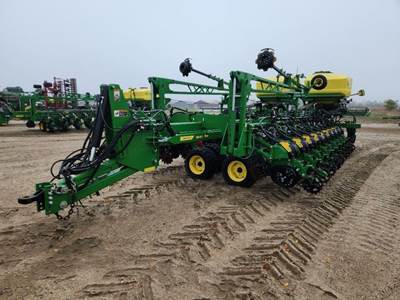 John Deere DB60 Planter / Row Unit