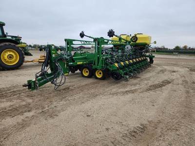 John Deere DB60 Planter / Row Unit