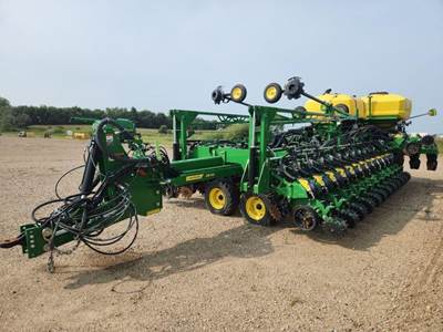 John Deere DB66 Planter / Row Unit