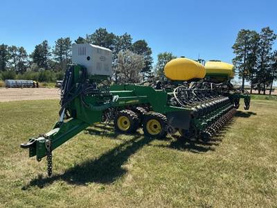 John Deere DB66 Planter / Row Unit