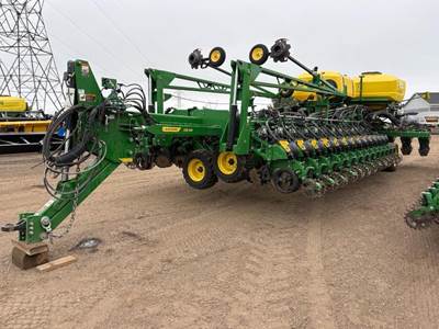 John Deere DB66 Planter / Row Unit