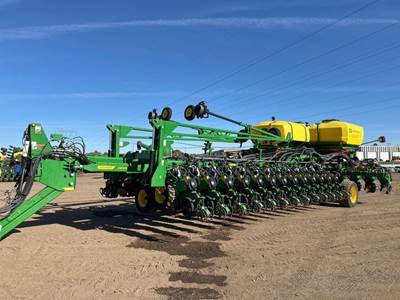 John Deere DB66 Planter / Row Unit
