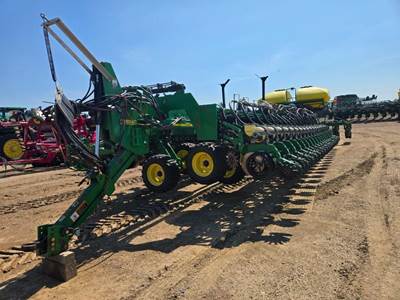 John Deere DB88 Planter / Row Unit