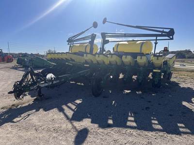 Wil-Rich PT2200 Planter / Row Unit