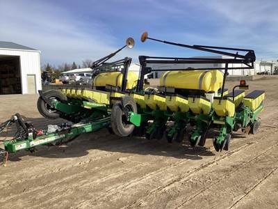 Wil-Rich PT2200 Planter / Row Unit