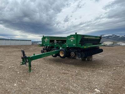 Great Plains 2S2600F Drill