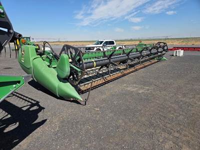 John Deere 630D Platform