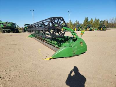 John Deere 635F Platform